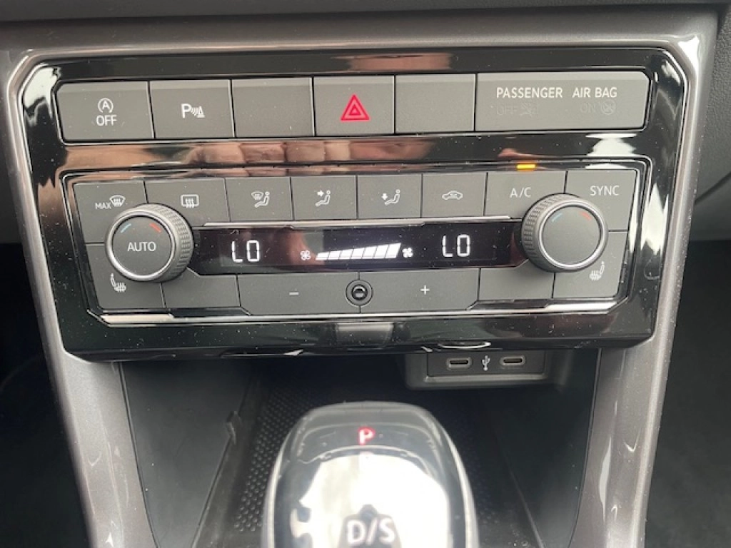 VW T-Cross 1.0TSI DSG STYLE LED-SW ACC 1. Hand