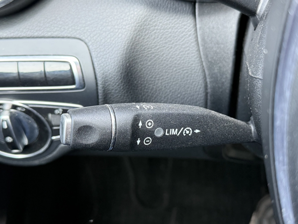 Mercedes-Benz C180 Lim. Avantgarde Autom. AHK Navi LED-SW