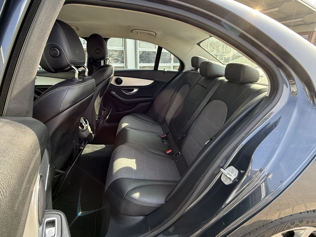 Mercedes-Benz C180 Lim. Avantgarde Autom. AHK Navi LED-SW