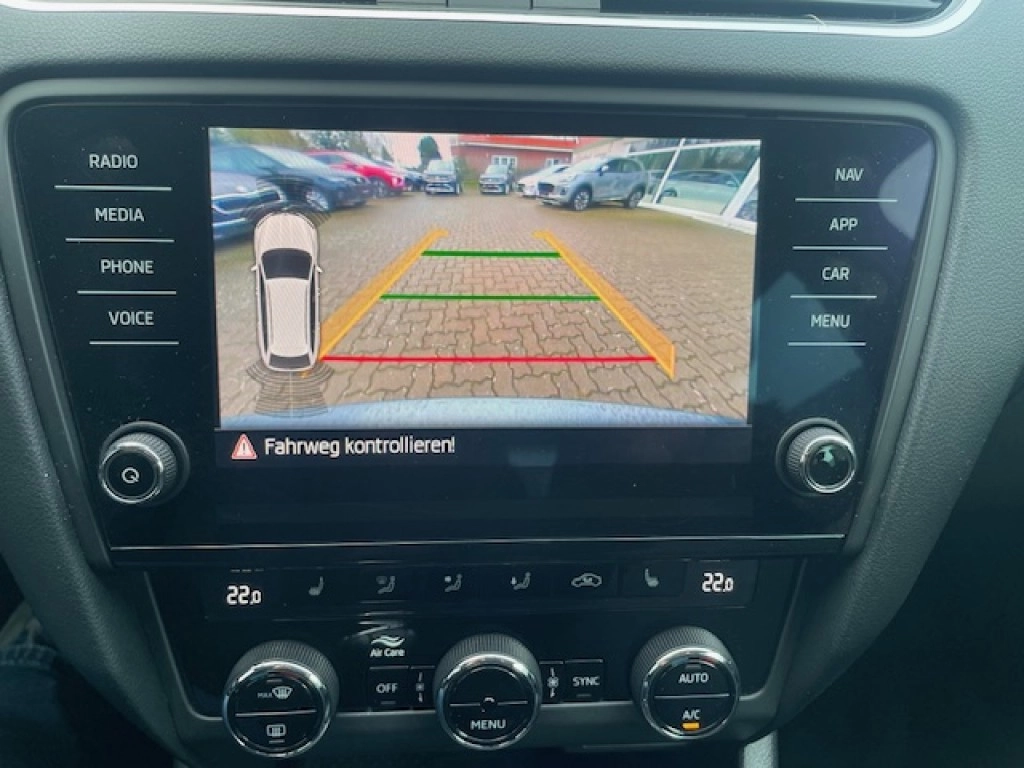Skoda Octavia 1.5 TSI Kombi Soleil Navi RFK 6-Gang
