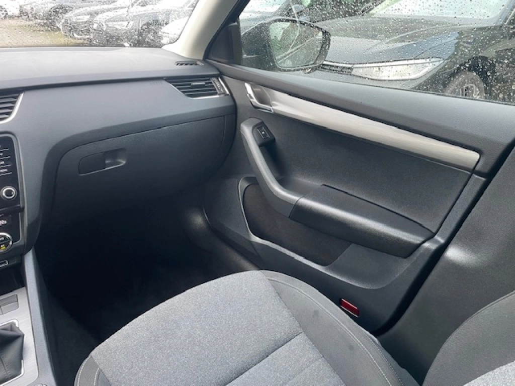 Skoda Octavia 1.5 TSI Kombi Soleil Navi RFK 6-Gang