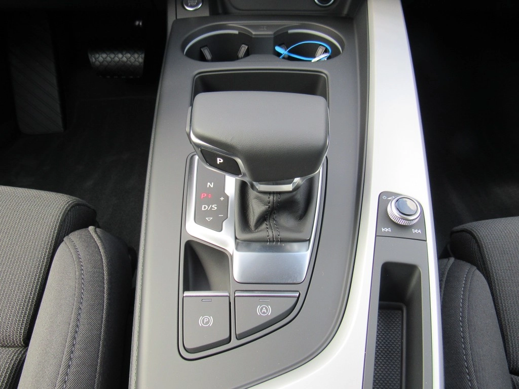 Audi A4 Avant Advanced 40 TFSI S-Tron.,Tour+Stadt+AHK