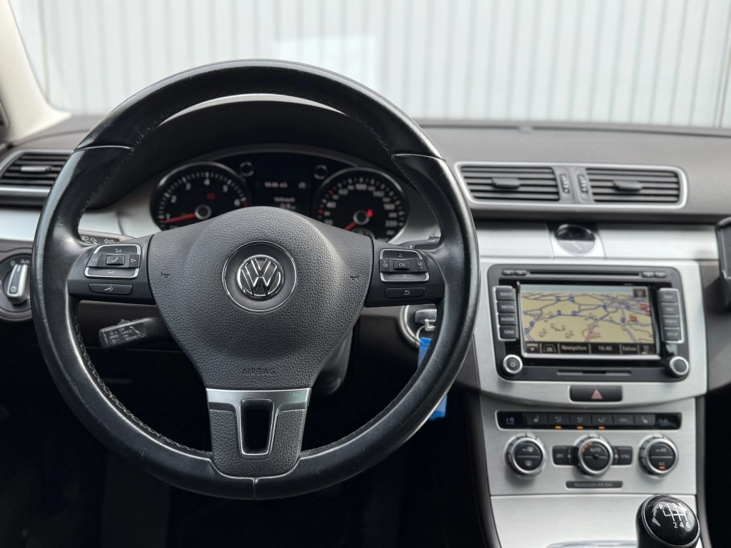 VW Passat Variant 1.4 TSI Highline BlueMotion ACC 