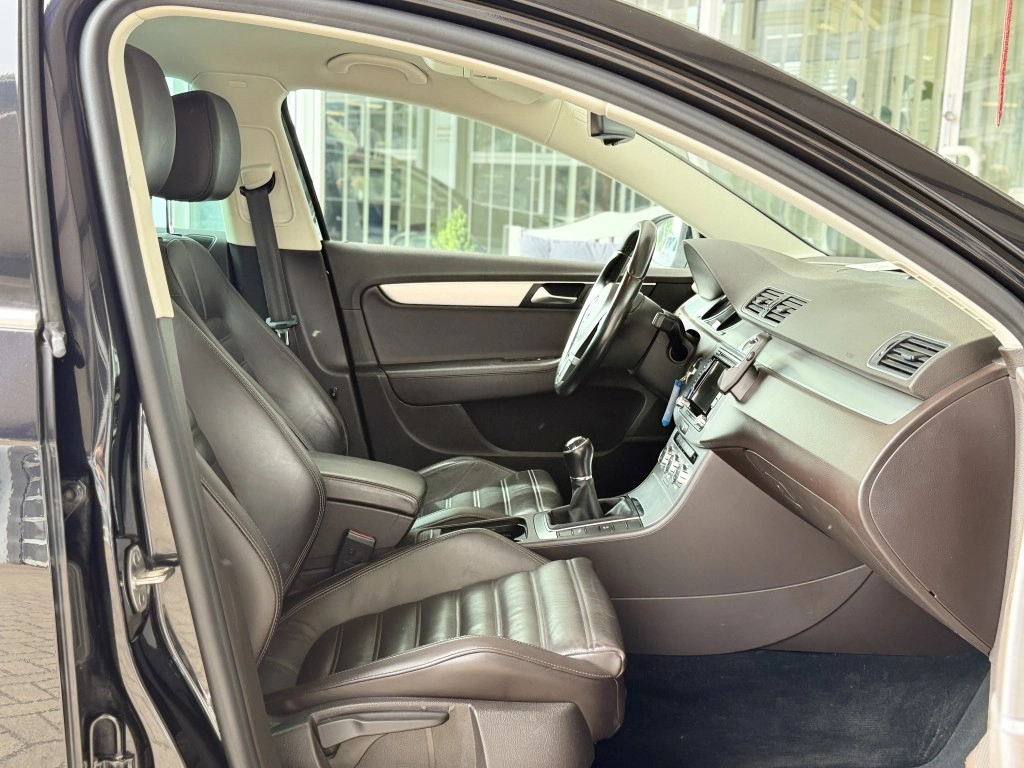 VW Passat Variant 1.4 TSI Highline BlueMotion ACC 