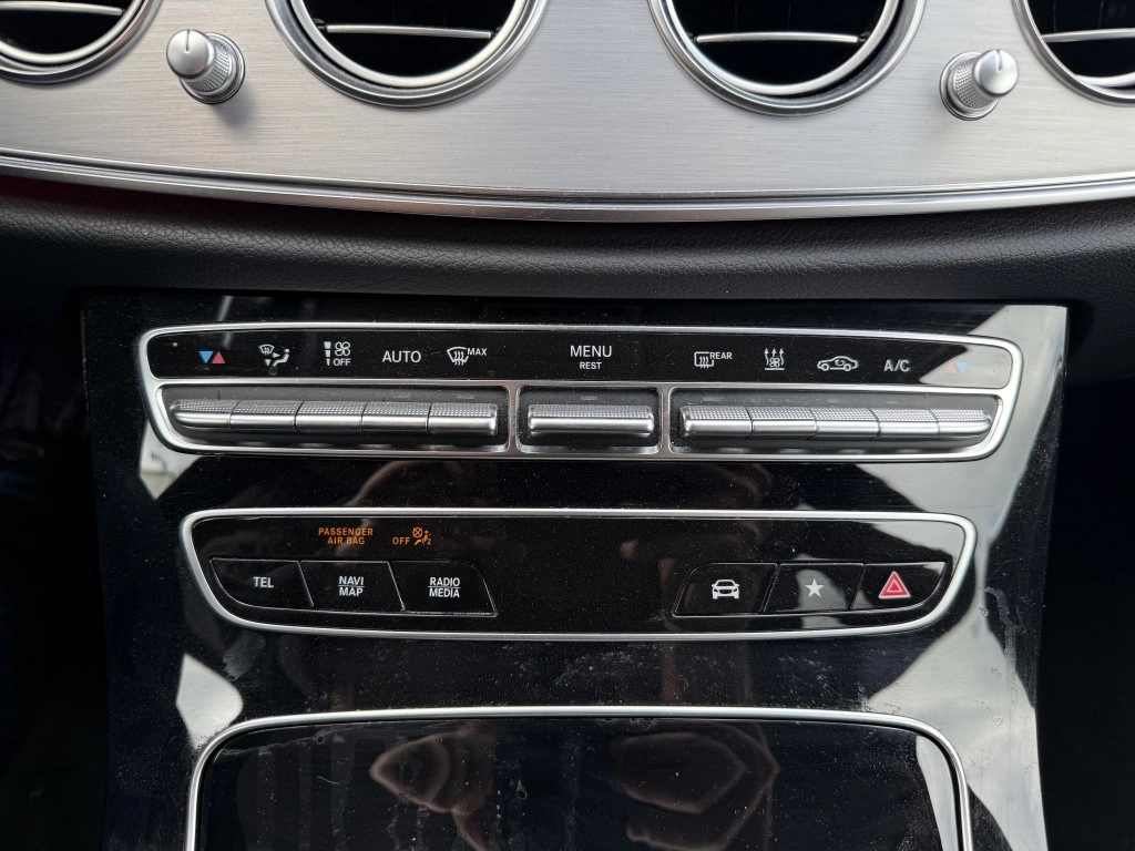 Mercedes-Benz E300 de T Avantgarde ACC Navi Kamera Leder LED