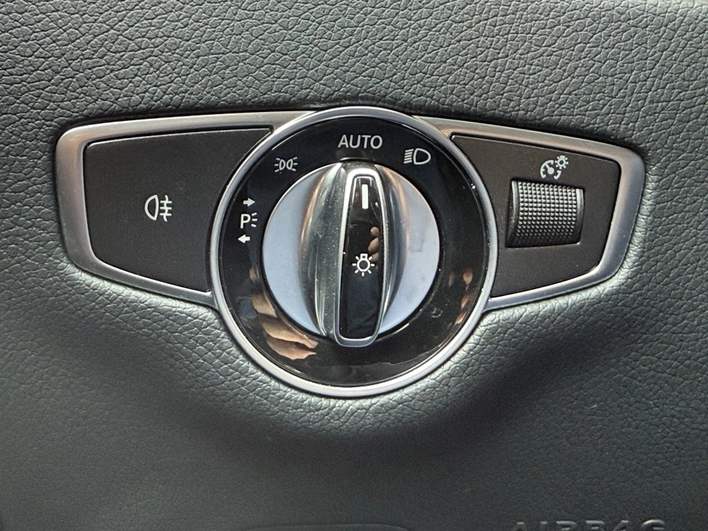 Mercedes-Benz E300 de T Avantgarde ACC Navi Kamera Leder LED
