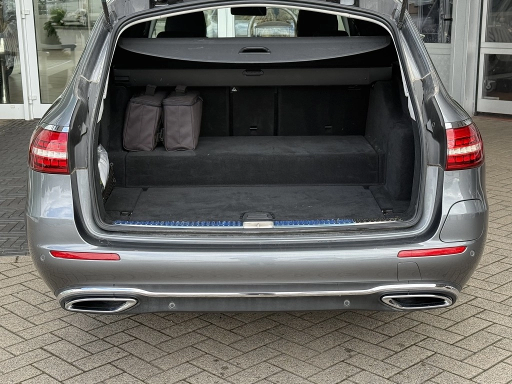 Mercedes-Benz E300 de T Avantgarde ACC Navi Kamera Leder LED
