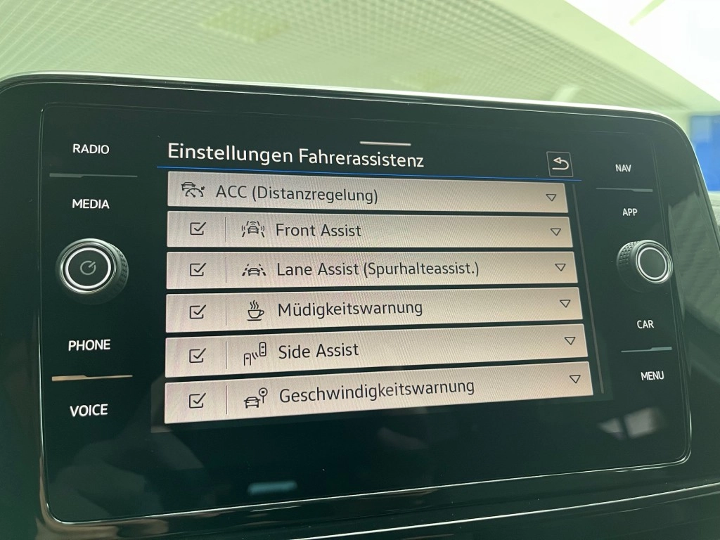 VW T-Roc R-LINE 1.5 TSI-DSG Black+Style,Pan.-Dach