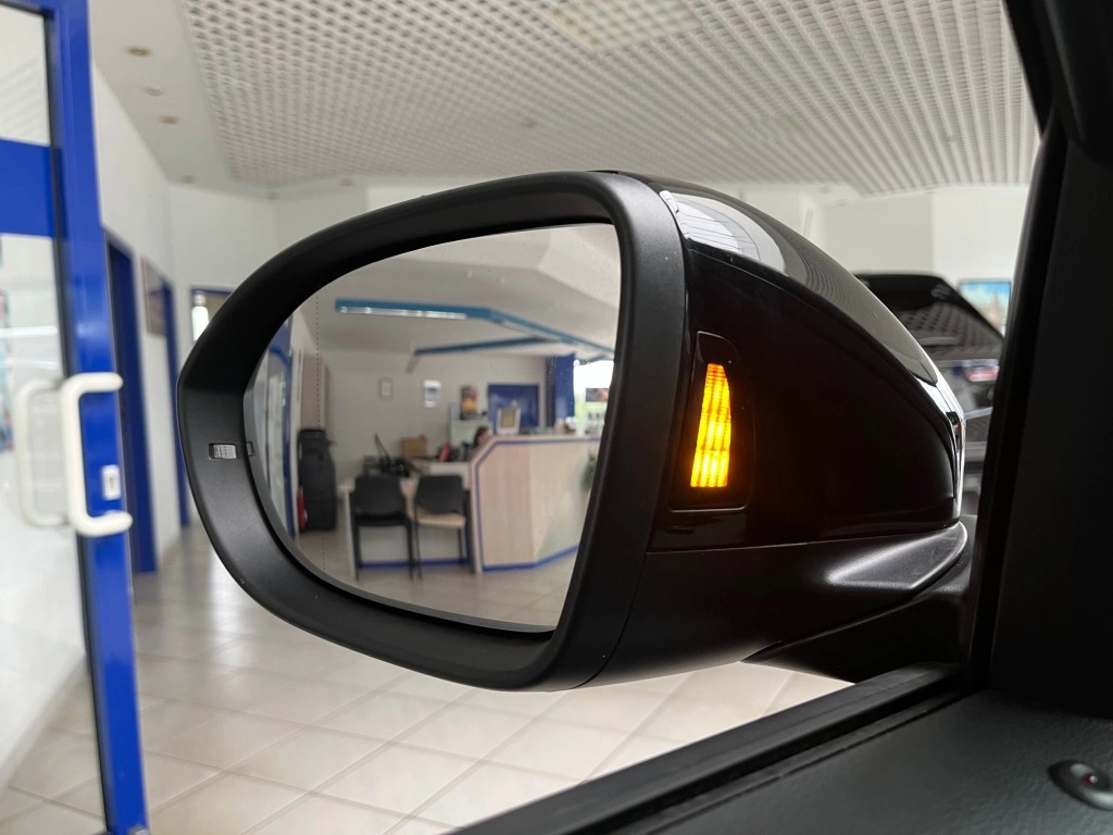 VW T-Roc R-LINE 1.5 TSI-DSG Black+Style,Pan.-Dach