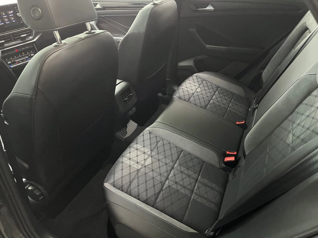 VW T-Roc R-LINE 1.5 TSI-DSG Black+Style,Pan.-Dach