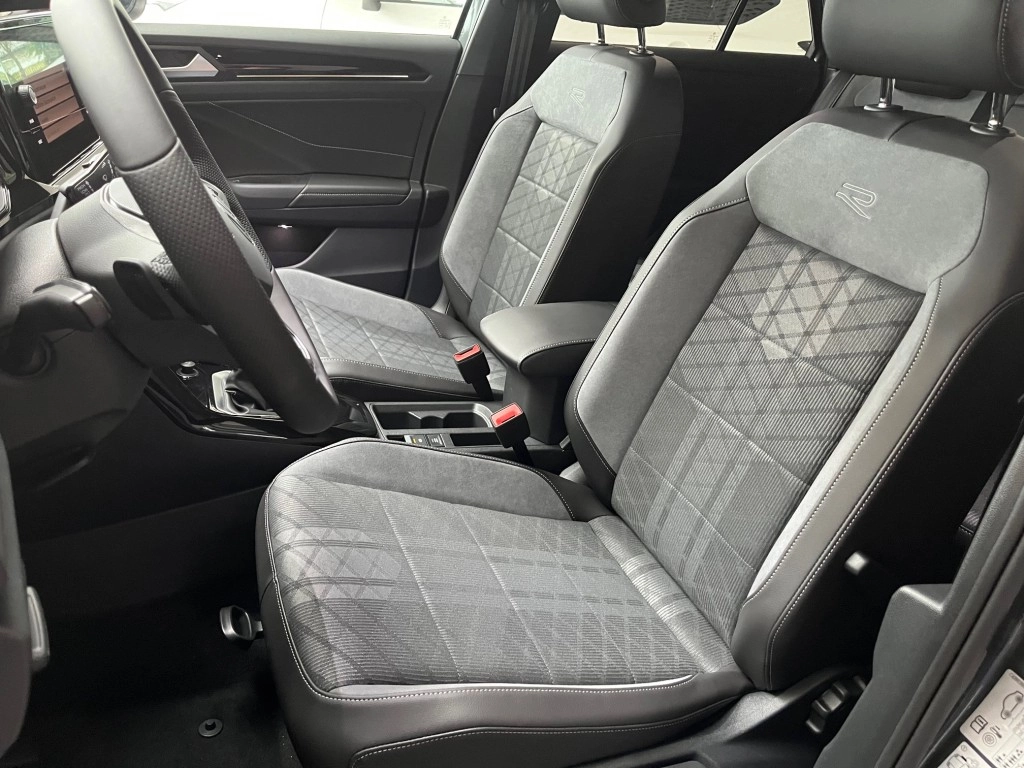 VW T-Roc R-LINE 1.5 TSI-DSG Black+Style,Pan.-Dach