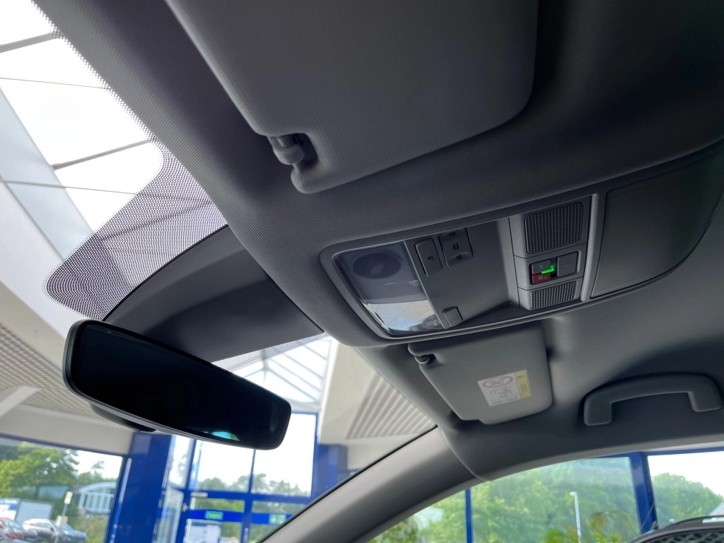 Skoda Karoq 1.5 TSI DSG+AHK+RFK+ACC+Navi+el.Heckkl.++