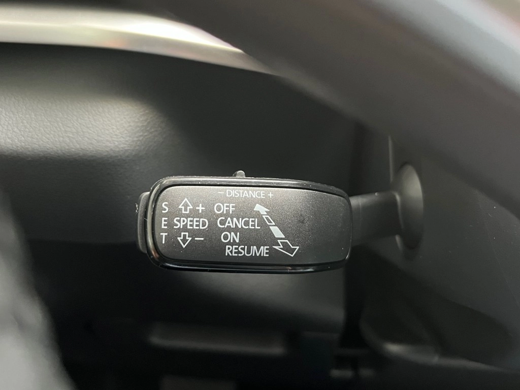 Skoda Karoq 1.5 TSI DSG+AHK+RFK+ACC+Navi+el.Heckkl.++