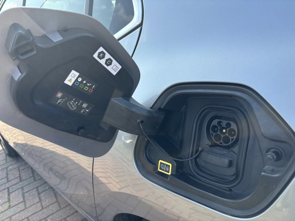 Opel Corsa F Elegance Navi Kamera LED PDC Fernlichtas.