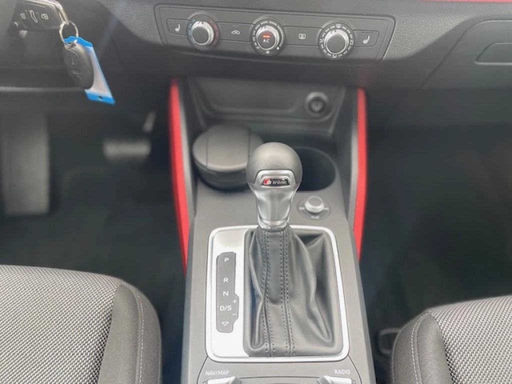 Audi Q2 1.4 TFSI Sport DSG NAVI AHK SITZHEIZUNG