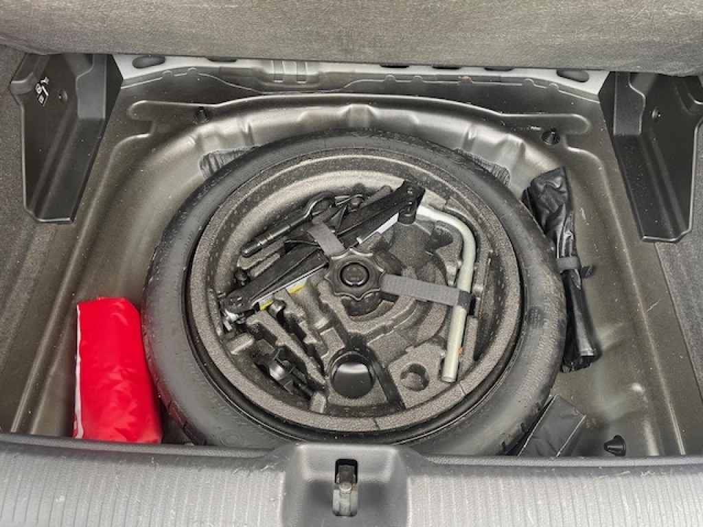 Audi Q2 1.4 TFSI Sport DSG NAVI AHK SITZHEIZUNG