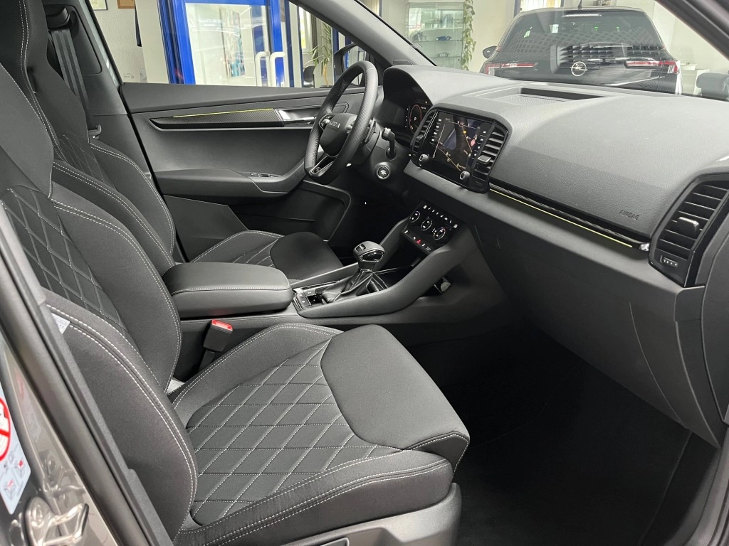 Skoda Karoq 1.5 TSI DSG SPORTLINE,Matrix,AHK,ACC,RFK,+