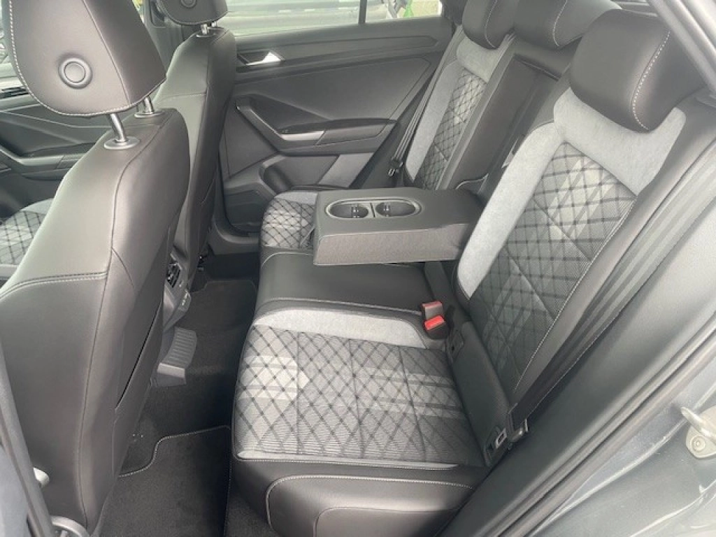 VW T-Roc R-LINE 1.5 TSI-DSG Black+Style,Pan.-Dach