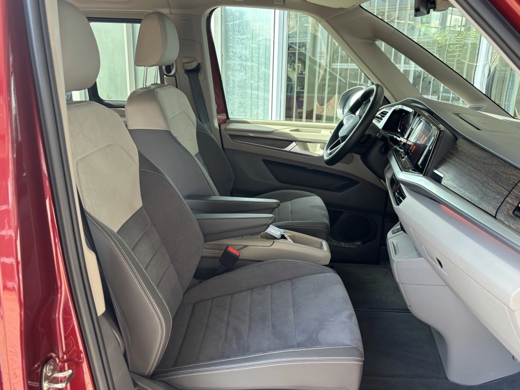 VW T7 Multivan Style 2.0 TDI DSG ACC LED RFK NAVI STHZ 