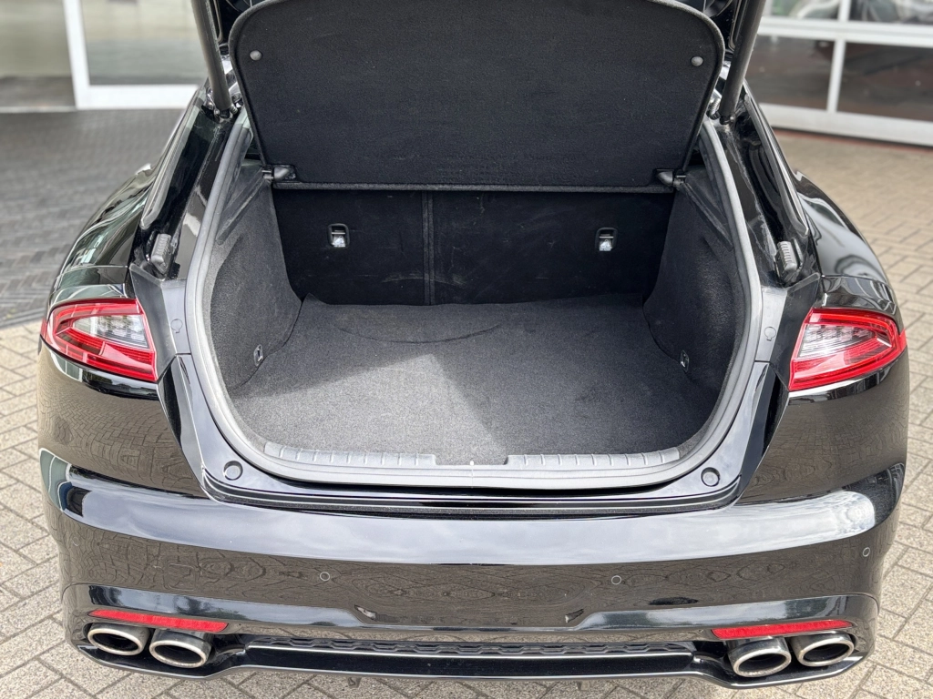 Kia Stinger 3.3 GT 4WD ACC NAVI LED HARMAN-KARDON