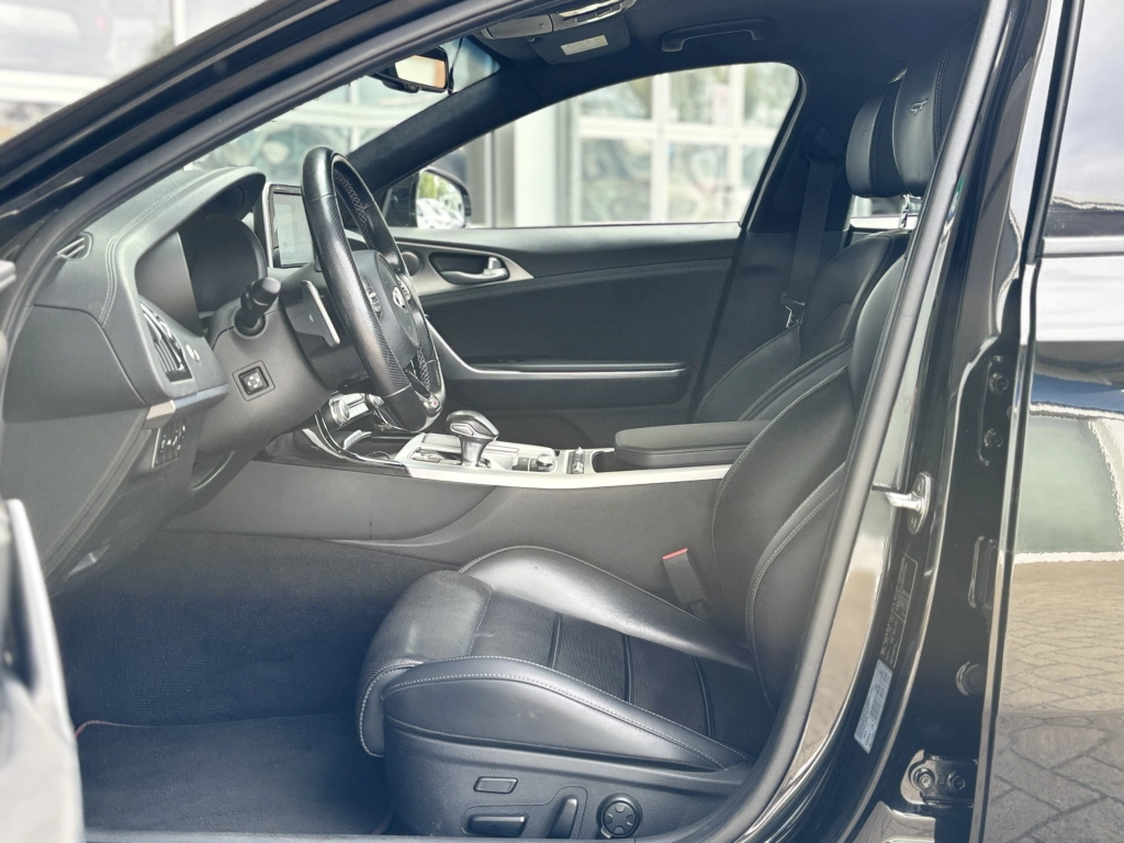 Kia Stinger 3.3 GT 4WD ACC NAVI LED HARMAN-KARDON
