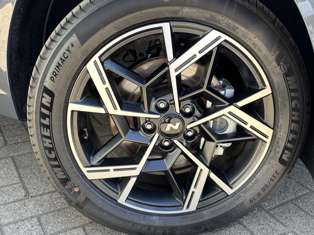 Hyundai TUCSON 1.6 T-GDI-DCT-48V N-LINE Matrix Krell