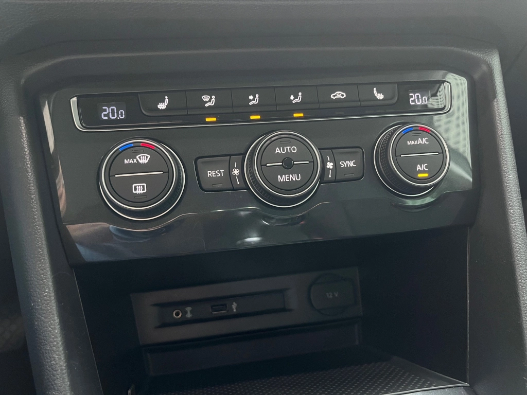 VW Tiguan 1.4 TSI Comfortline,LED,NAVI,ACC,AHK,RFK