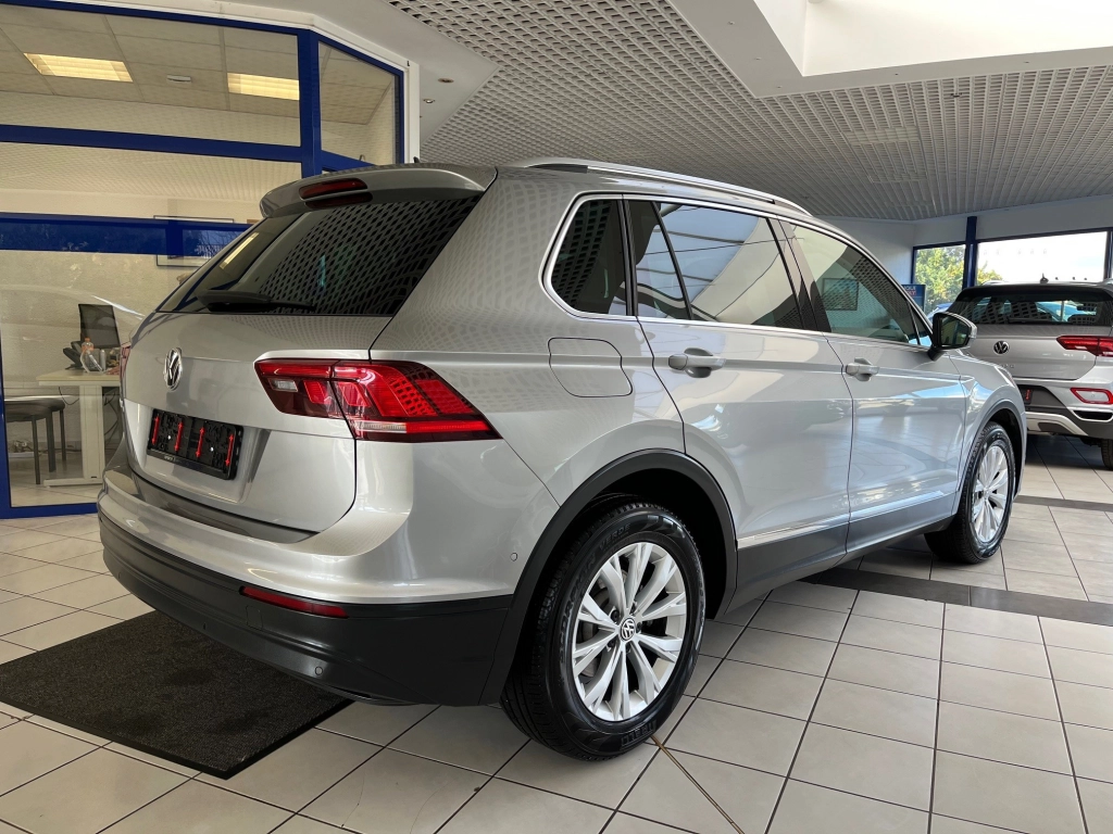 VW Tiguan 1.4 TSI Comfortline,LED,NAVI,ACC,AHK,RFK
