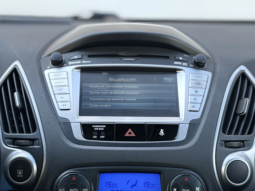 Hyundai ix35 2.0 Automatik NAVI KLIMA TEMPOMAT BLUETOOTH