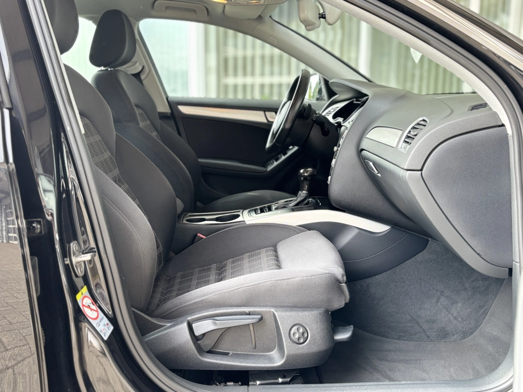 Audi A4 Avant 2.0 TDI S-Tronic S-line BI-XENON TEMP