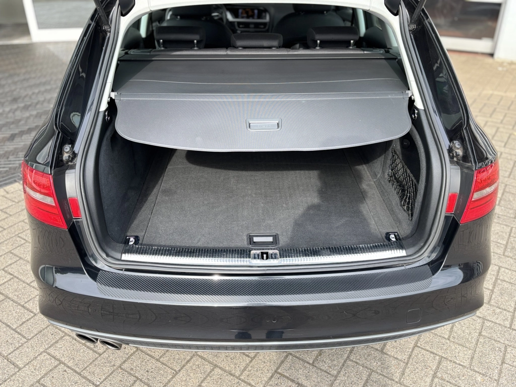 Audi A4 Avant 2.0 TDI S-Tronic S-line BI-XENON TEMP