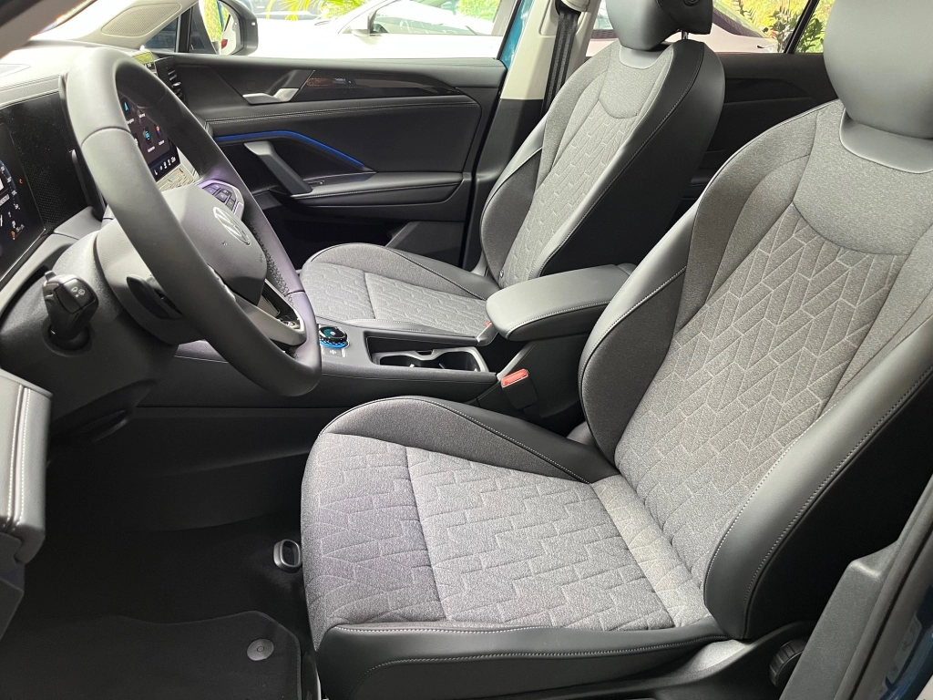 VW Tiguan 1.5 eTSI-DSG,Life,LED+,Komfort,AHK,18-Zoll
