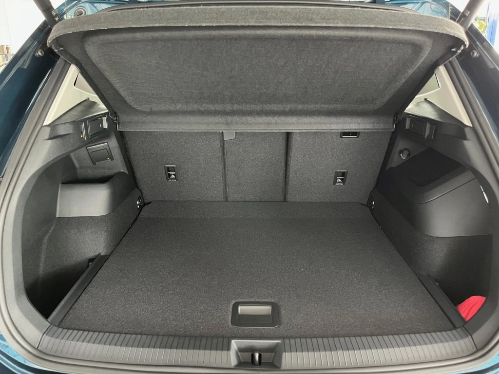VW Tiguan 1.5 eTSI-DSG,Life,LED+,Komfort,AHK,18-Zoll