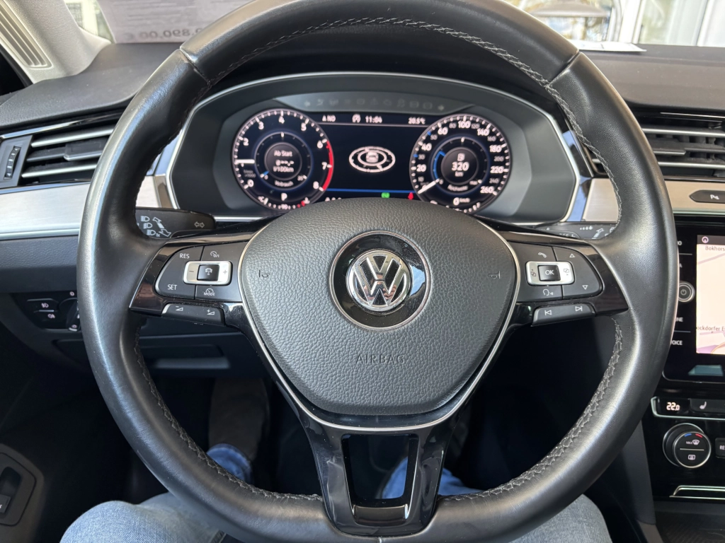 VW Passat Variant 1.8 TSI-DSG Highline ACC AHK LED
