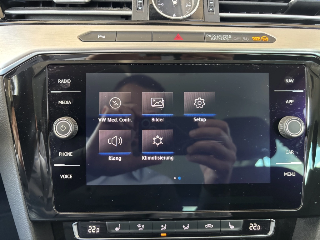 VW Passat Variant 1.8 TSI-DSG Highline ACC AHK LED