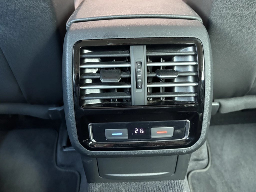 VW Passat Variant 1.8 TSI-DSG Highline ACC AHK LED