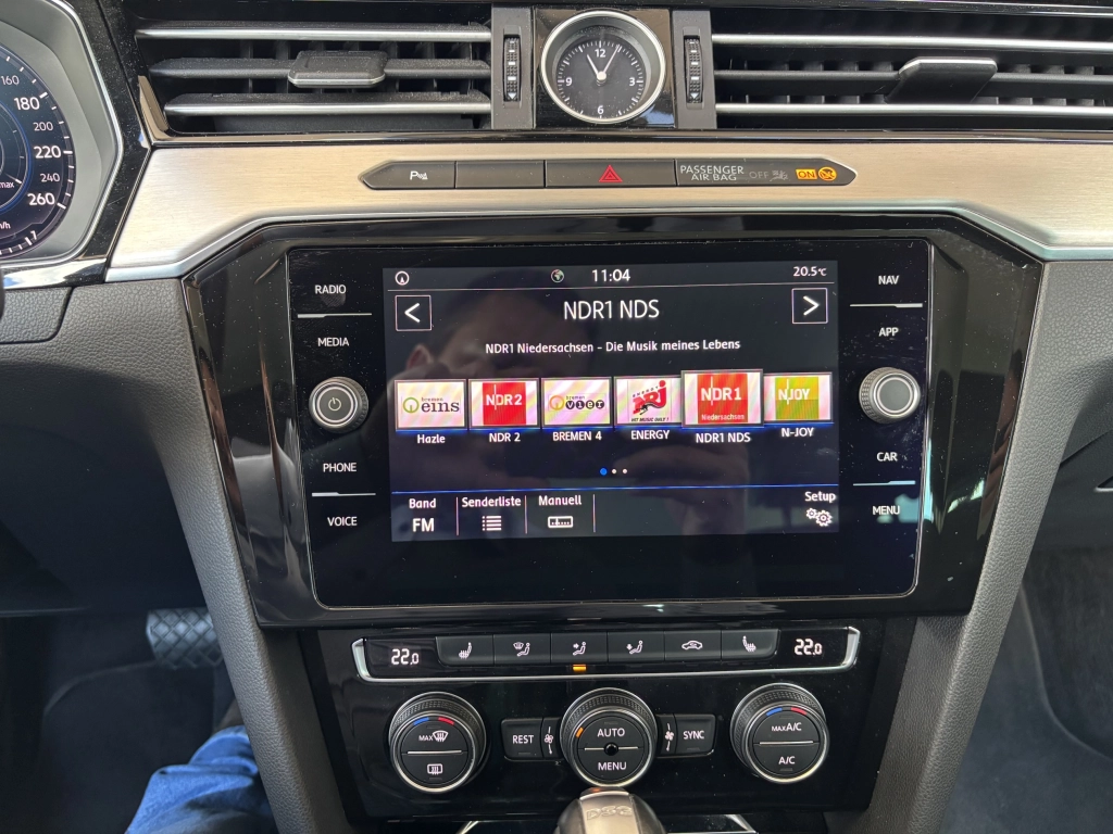 VW Passat Variant 1.8 TSI-DSG Highline ACC AHK LED