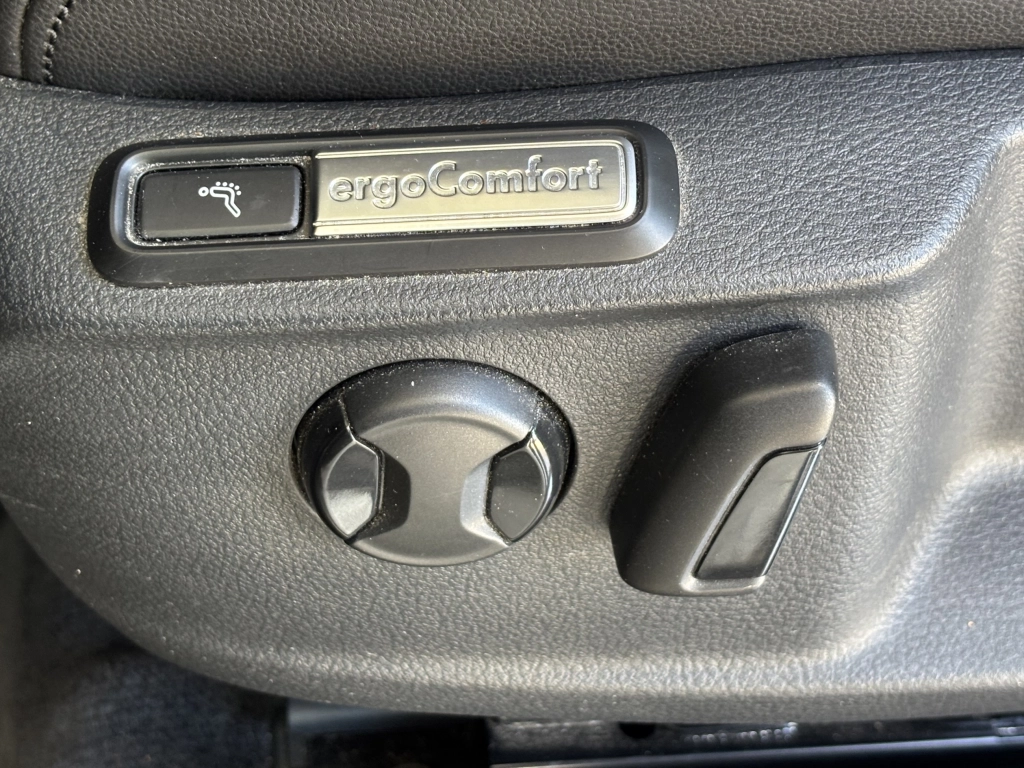 VW Passat Variant 1.8 TSI-DSG Highline ACC AHK LED