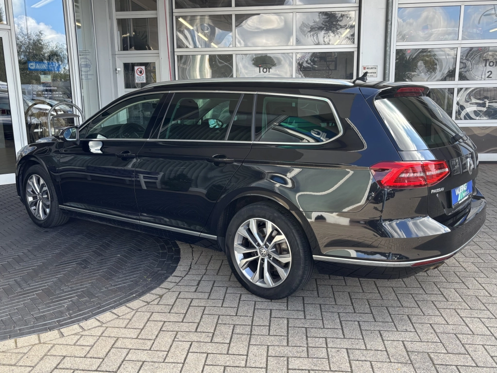 VW Passat Variant 1.8 TSI-DSG Highline ACC AHK LED