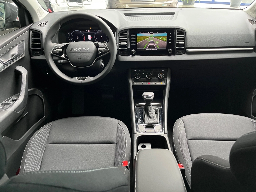 Skoda Karoq 1.5 TSI DSG+AHK+RFK+ACC+Navi+el.Heckkl.++