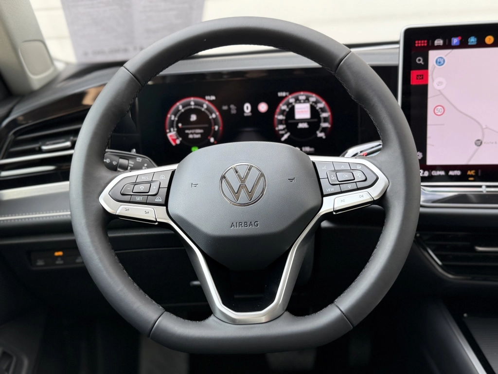 VW Passat Variant 1.5 eTSI-DSG Elegance, IQ,Navi Pro
