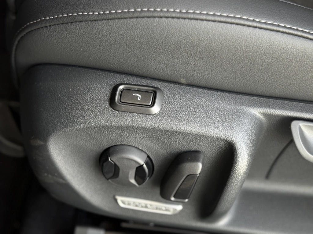 VW Passat Variant 1.5 eTSI-DSG Elegance, IQ,Navi Pro
