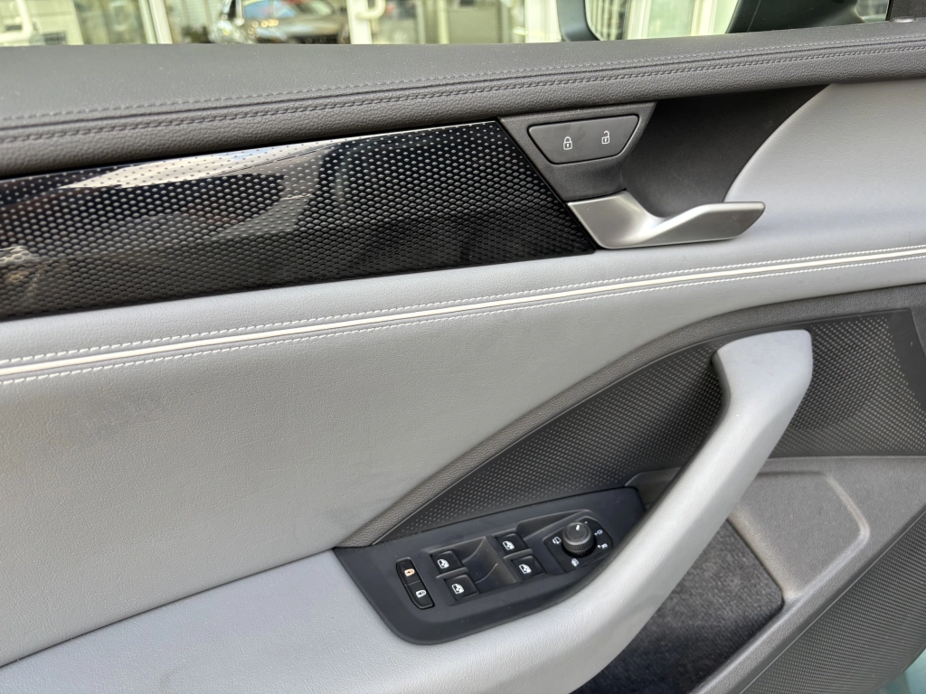 VW Passat 2.0TDI Business ACC Navi AHK Ambiente LED