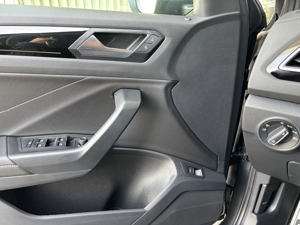 VW T-Roc 1.5 TSI DSG R-Line Easy-Open AHK 