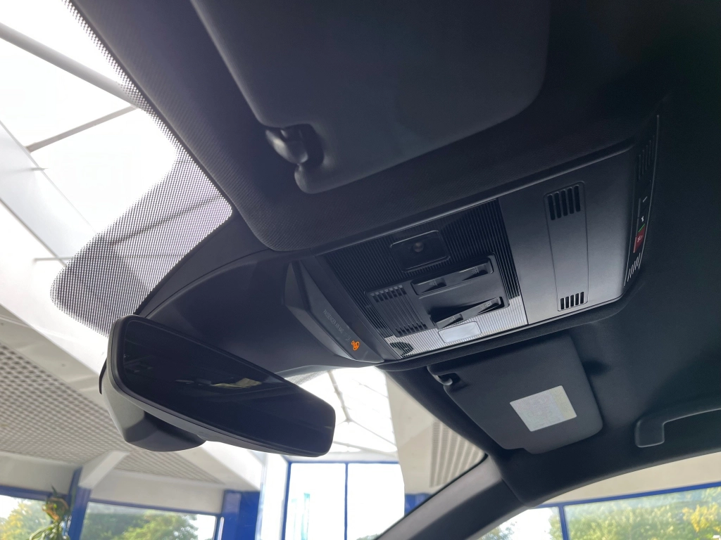 VW T-Roc R-LINE 1.5 TSI-OPF DSG IQ DRIVE, AHK