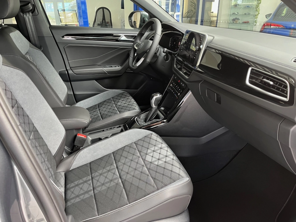 VW T-Roc R-LINE 1.5 TSI-OPF DSG IQ DRIVE, AHK