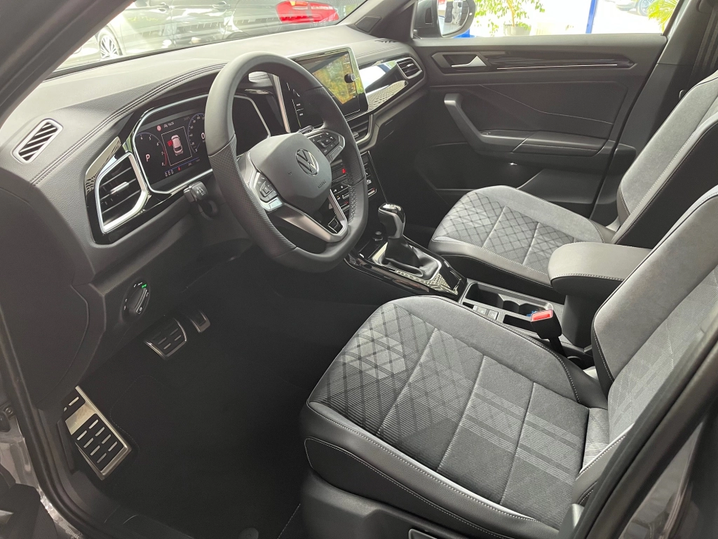VW T-Roc R-LINE 1.5 TSI-OPF DSG IQ DRIVE, AHK
