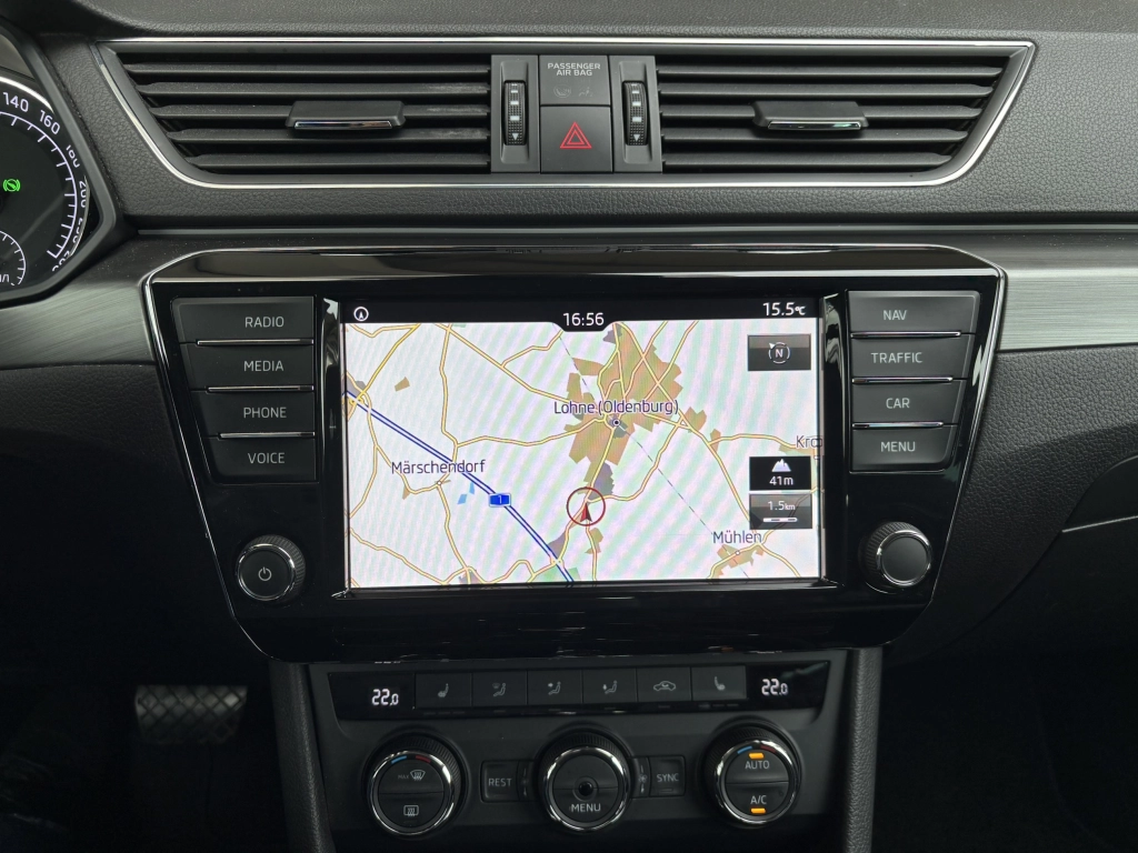 Skoda Superb Combi 2.0 TDI DSG Style 4x4 NAVI PDC DAB