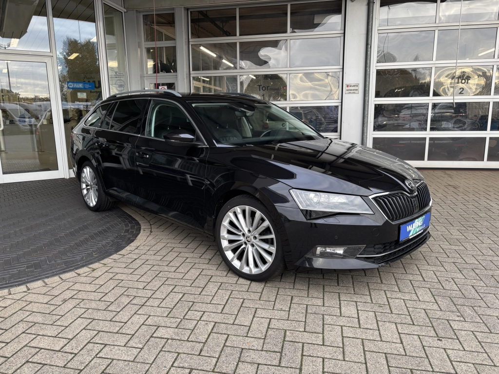 Skoda Superb Combi 2.0 TDI DSG Style 4x4 NAVI PDC DAB