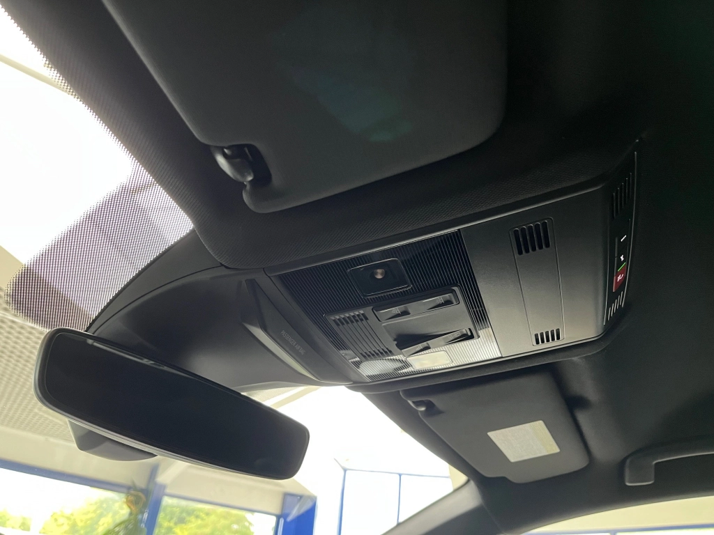 VW T-Roc R-LINE 1.5 TSI-OPF DSG IQ DRIVE, AHK